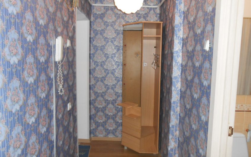 2-комнатная квартира, ул. Космонавтов, 13
