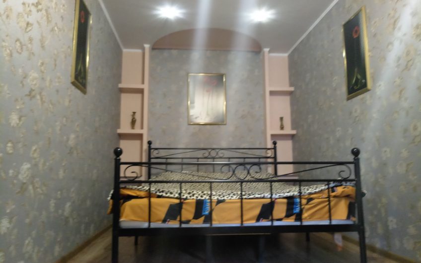 2-комнатная квартира, ул. Б. Хмельницкого, 31