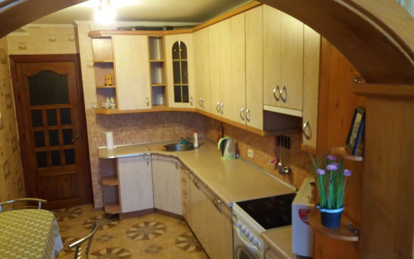 2-комнатная квартира, ул. Дзержинского